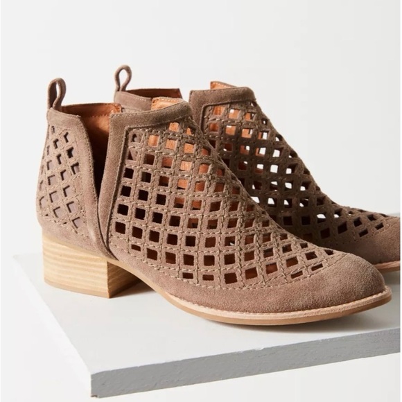Jeffrey Campbell Taggart Ankle Boot - Picture 2 of 6